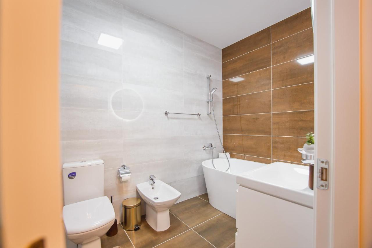 Charming Family Haven Apartment Oradea Exterior foto